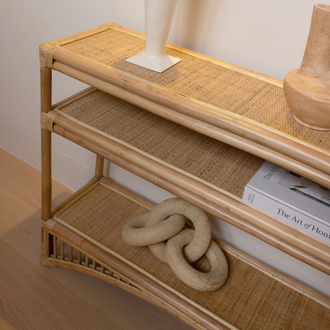 Coastal Luxe: 5 Easy Ways to Style Your Home Like a Beachside Retreat