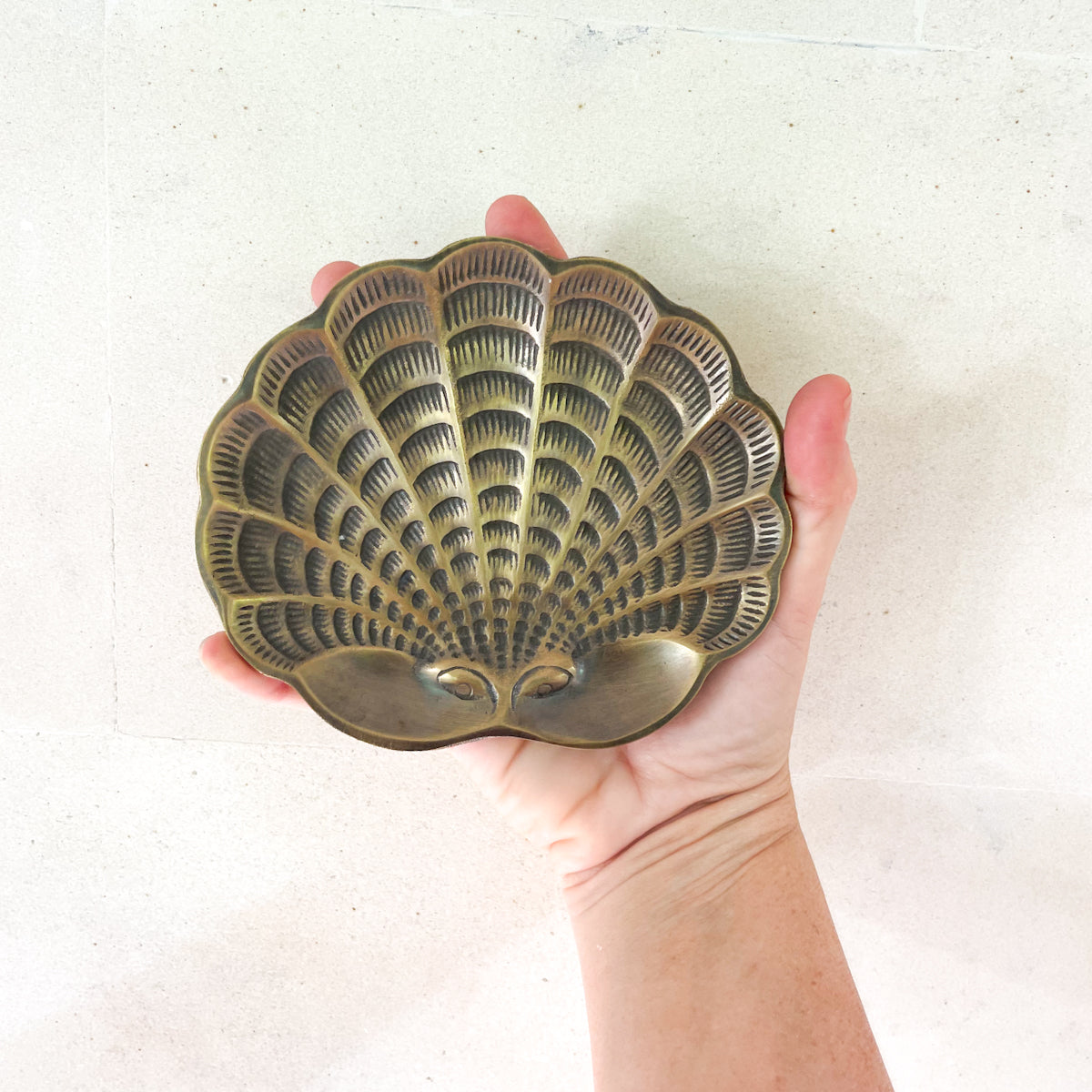 Brass clam shell trinket tray - Ocean Luxe